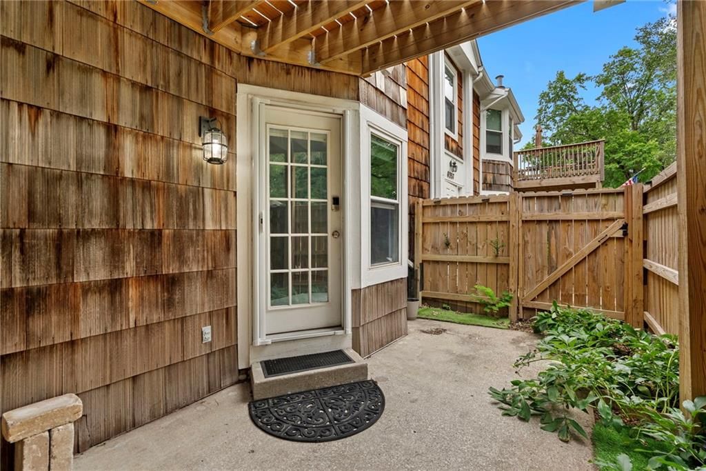 Photo 19 of 25 - 8337 Lowell Avenue #1, Overland Park, KS 66212