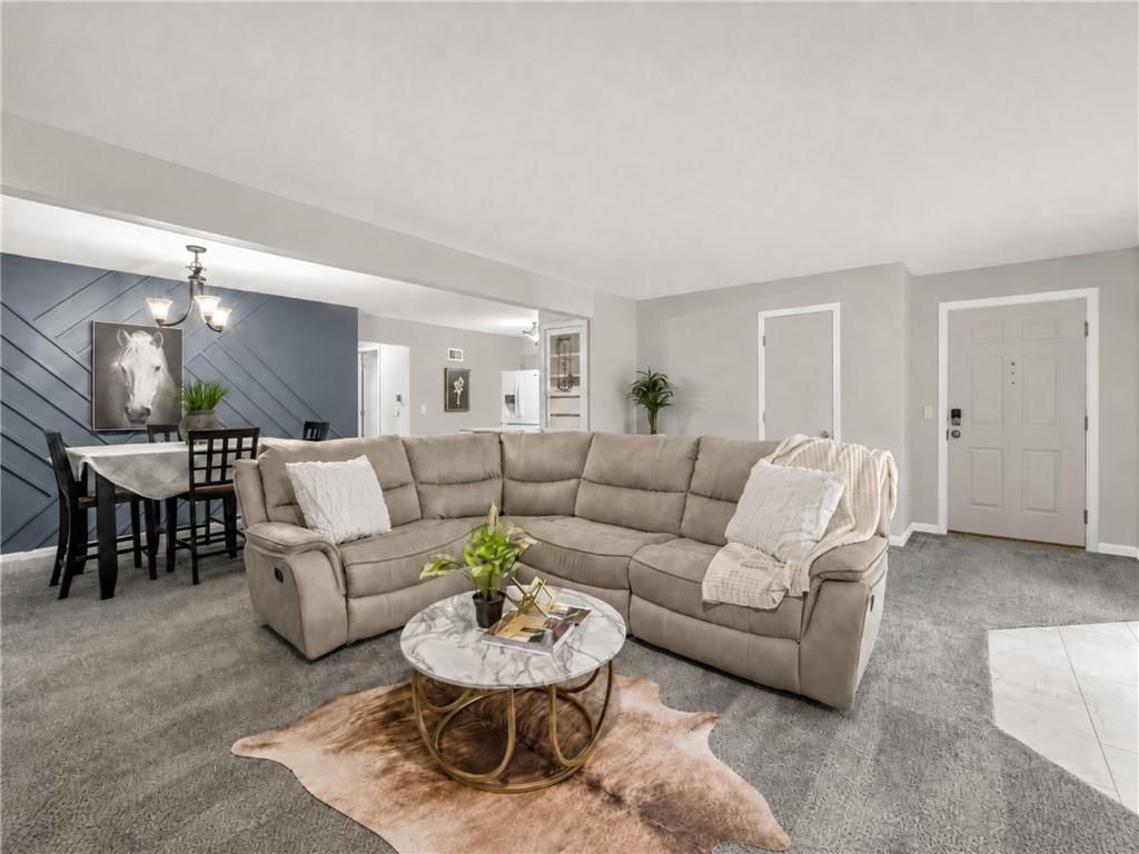 8337 Lowell Avenue, Overland Park, KS: listing photo 2