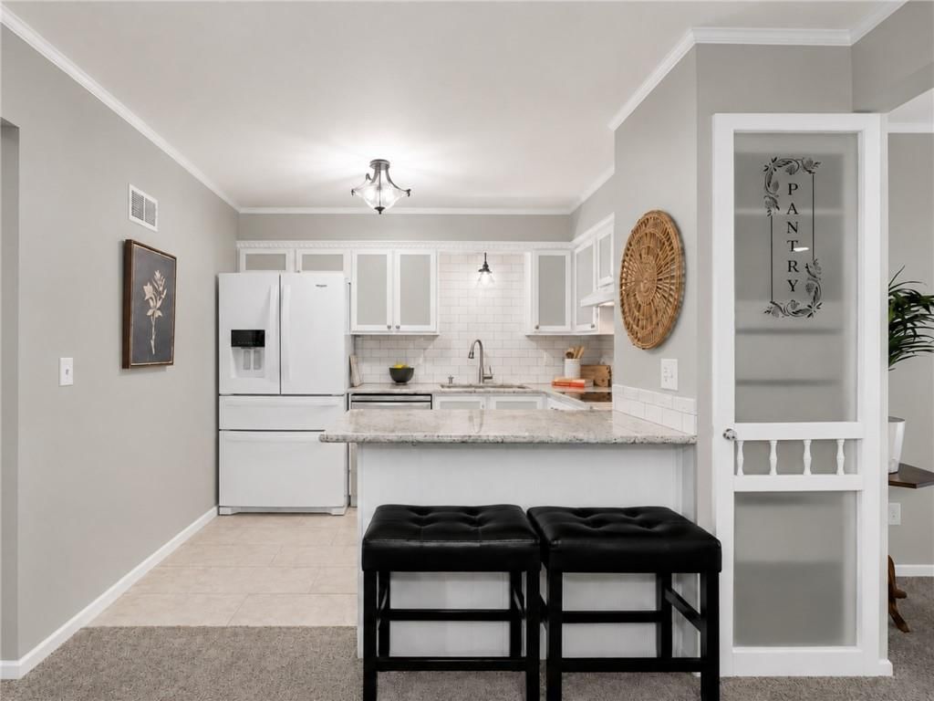 Photo 6 of 25 - 8337 Lowell Avenue #1, Overland Park, KS 66212