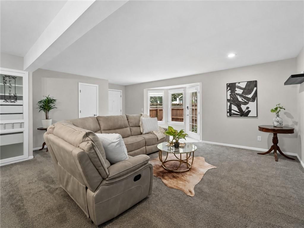 Photo 4 of 25 - 8337 Lowell Avenue #1, Overland Park, KS 66212
