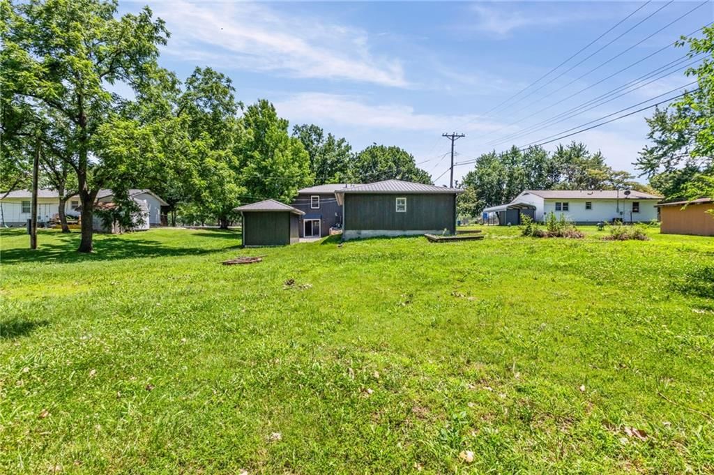 716 Shea Street — photo 32