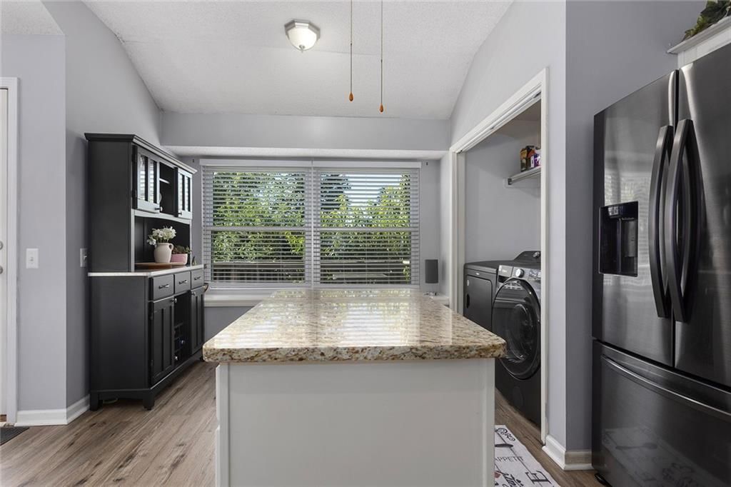 2137 SE 7th Street — photo 9