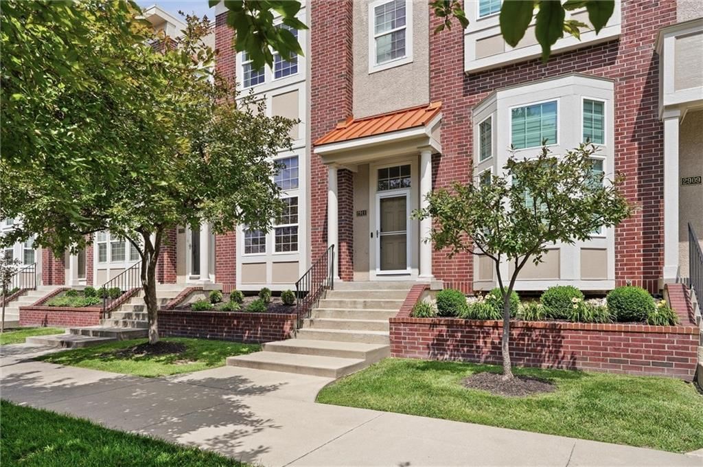 2911 Gentry Park Parkway — photo 3