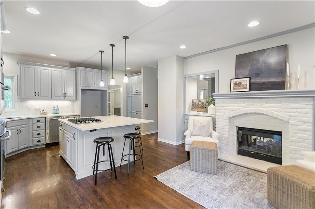 5255 W 129TH Terrace — photo 9