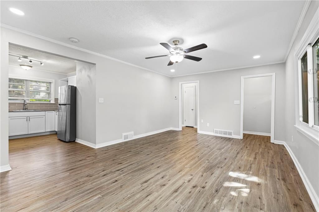 2320 W 76th Street — photo 5