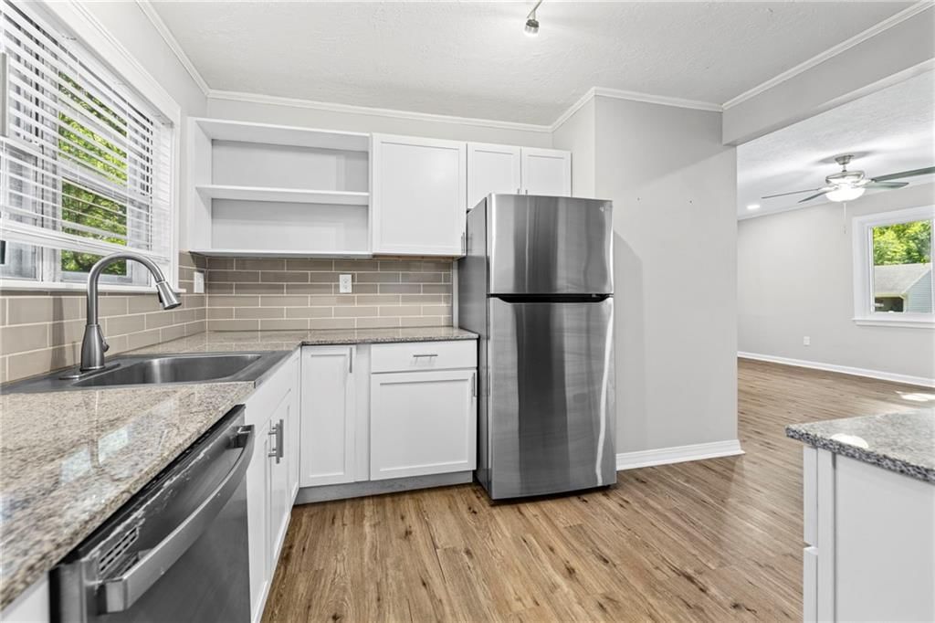 2320 W 76th Street — photo 8