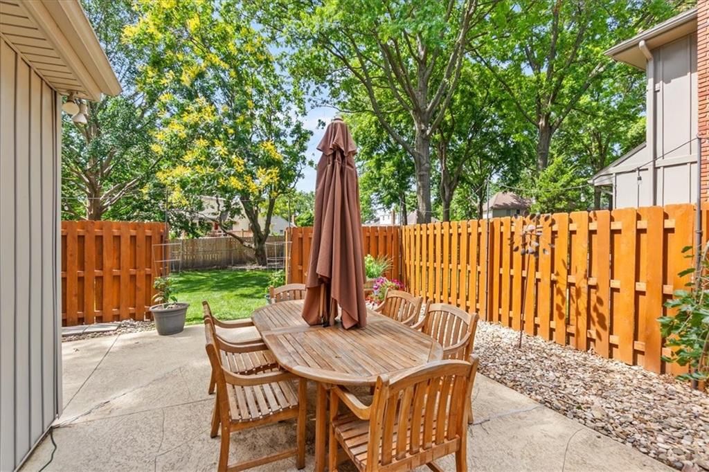 10819 W 102nd Street — photo 23
