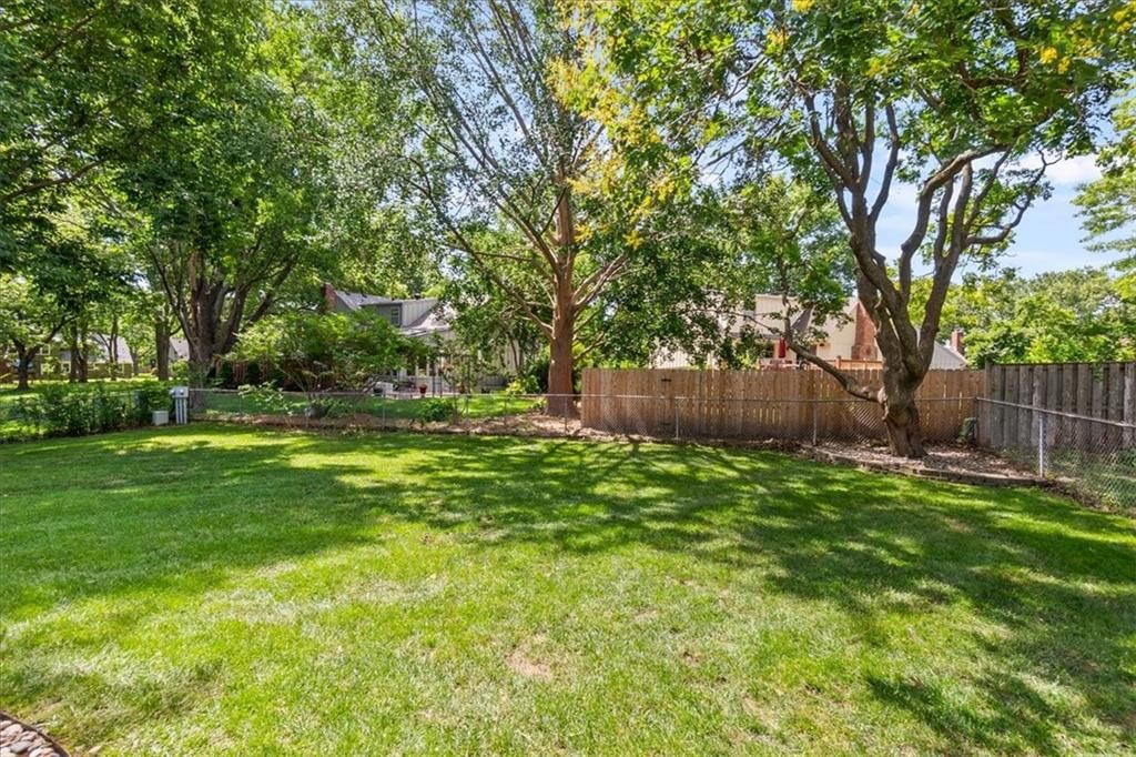 10819 W 102nd Street — photo 25