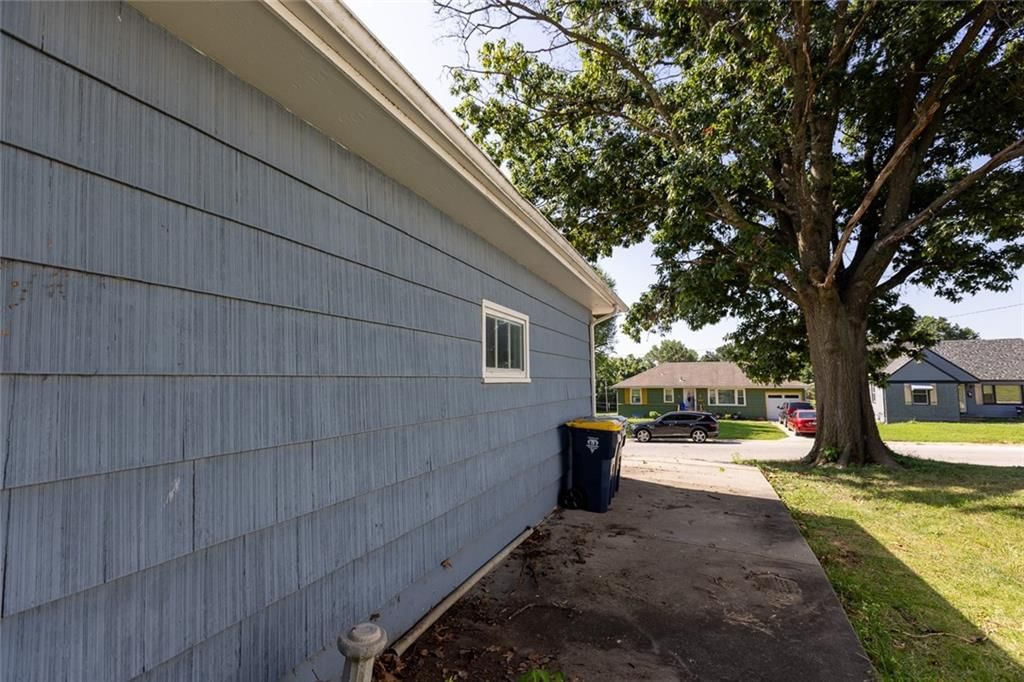 3816 E 72ND Terrace — photo 37