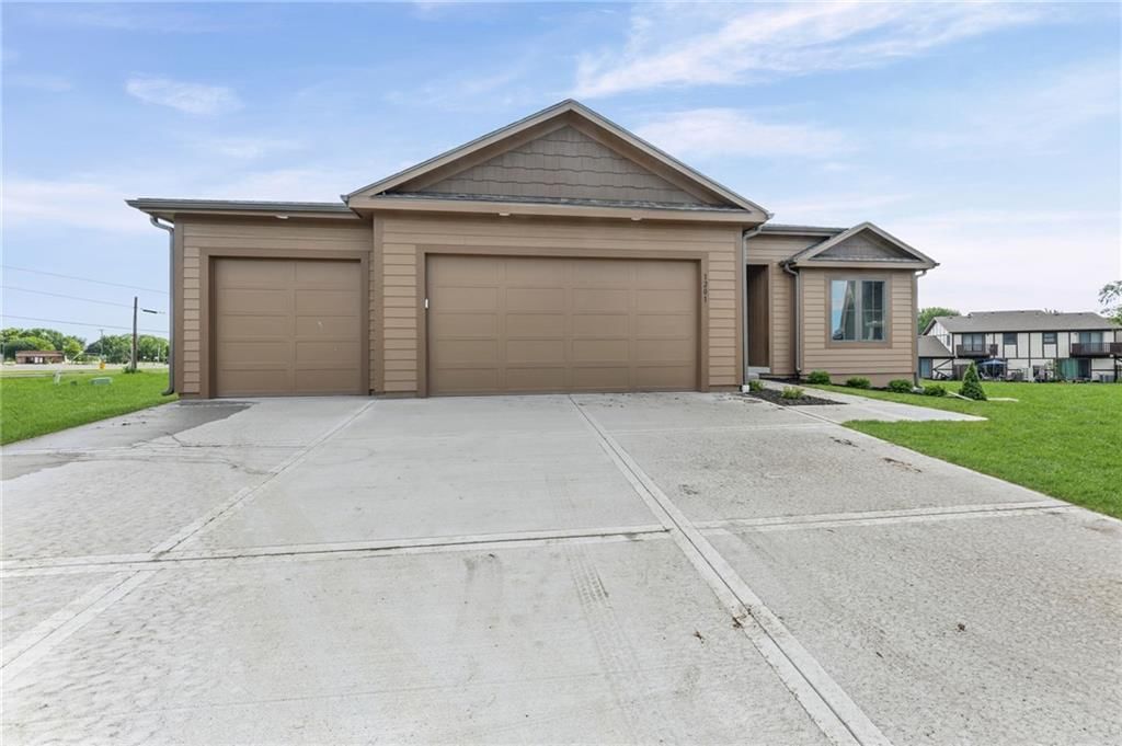 1201 Cottonwood Court — photo 2