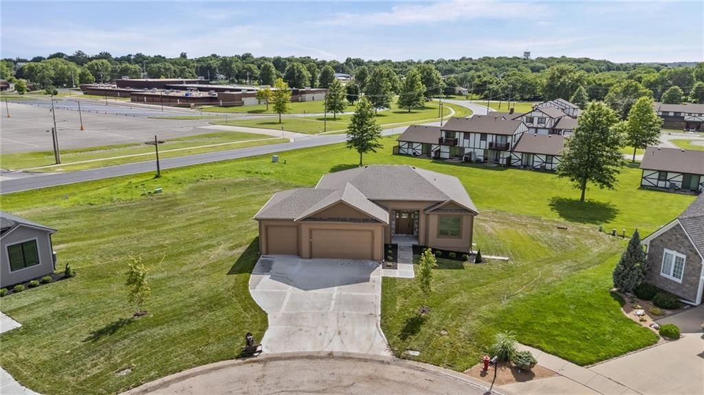 1201 Cottonwood Court — photo 4