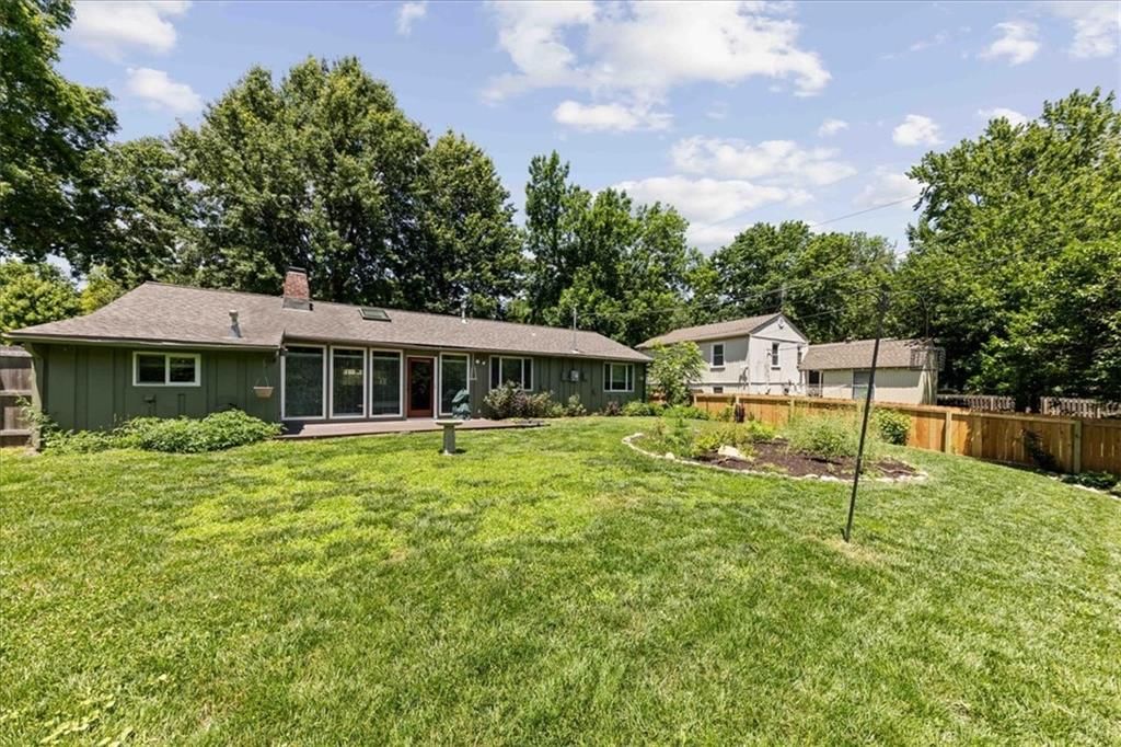 7637 Colonial Drive — photo 13