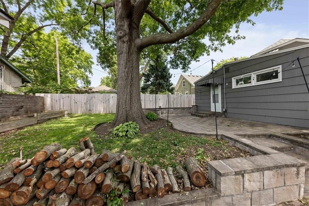 6152 Locust Street — photo 25