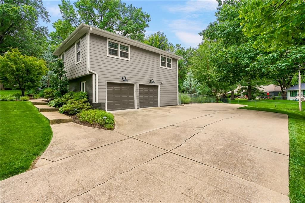 9104 Ensley Lane — photo 33