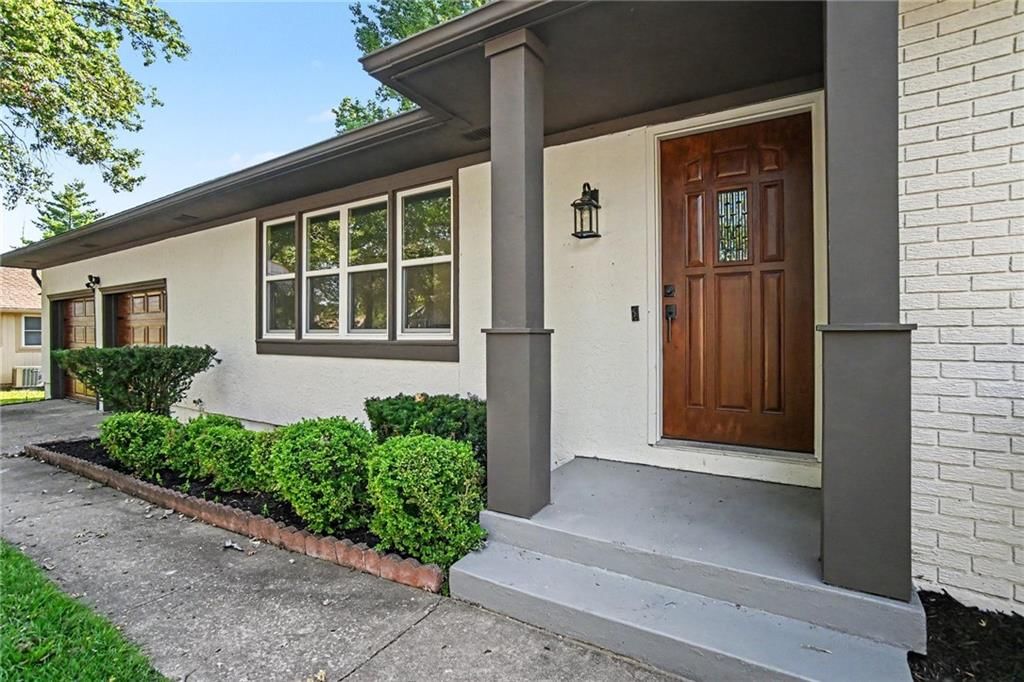 11123 Grand Avenue — photo 3