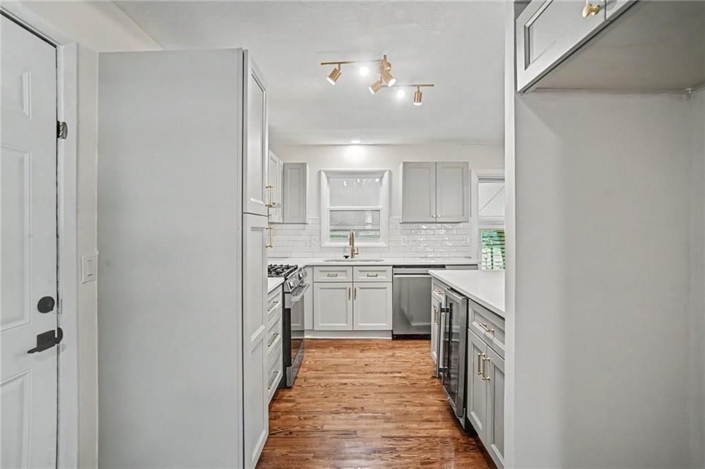 11123 Grand Avenue — photo 10