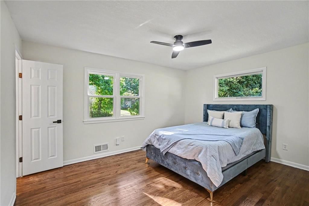 11123 Grand Avenue — photo 15