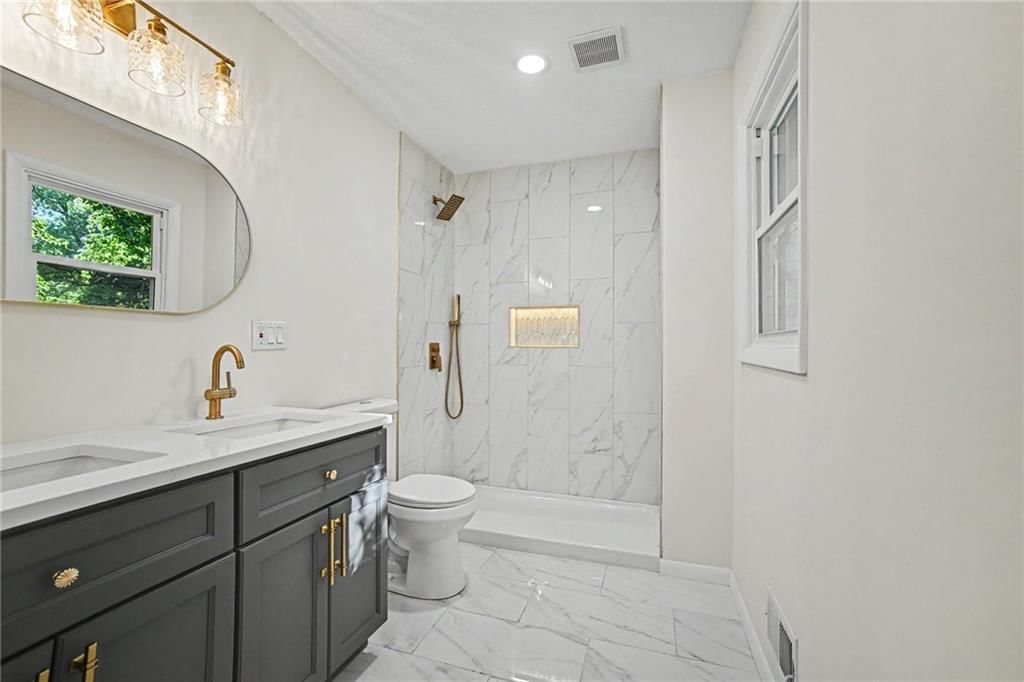 11123 Grand Avenue — photo 16