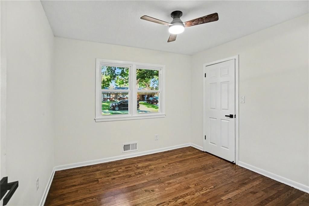 11123 Grand Avenue — photo 19