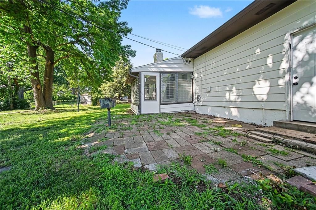 11123 Grand Avenue — photo 24