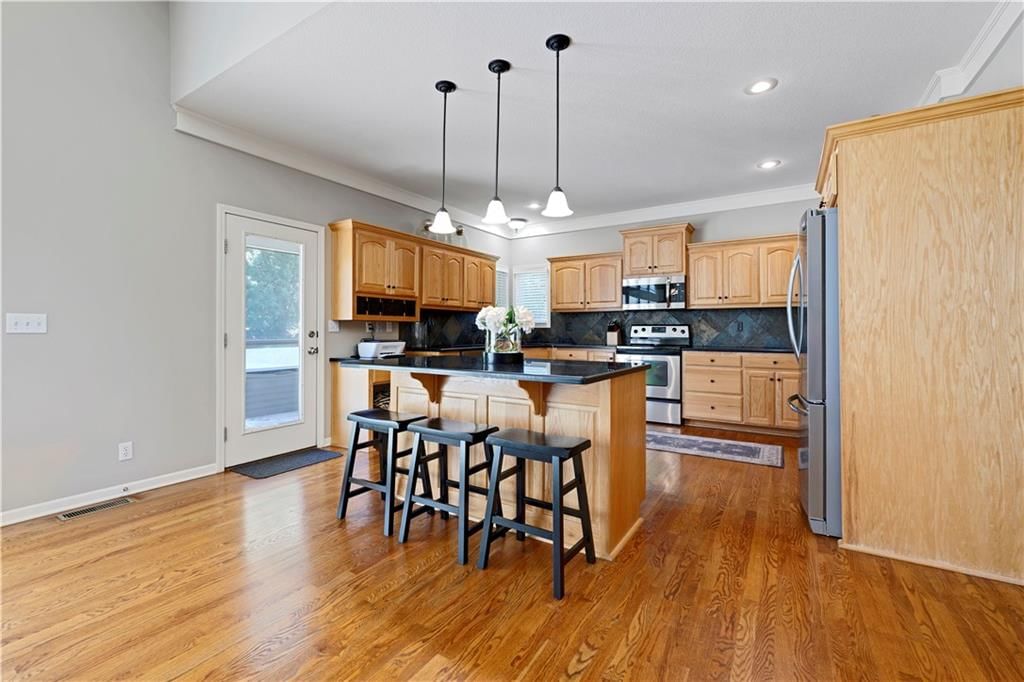 23603 W 72nd Terrace — photo 10