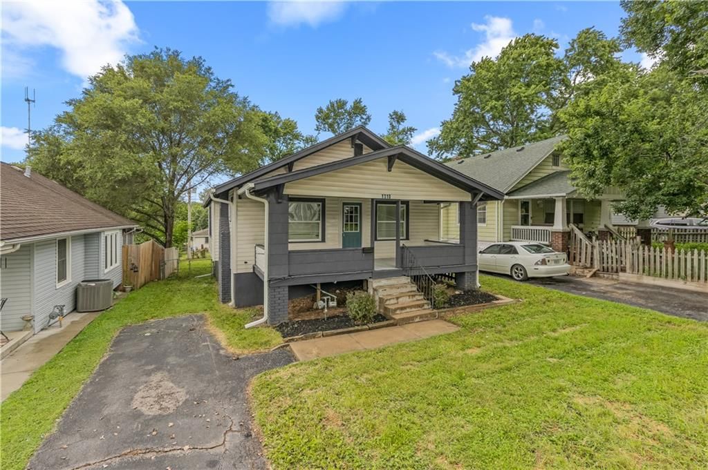1310 S Maywood Avenue — photo 3