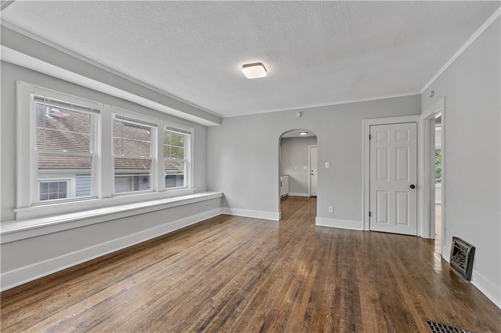 1310 S Maywood Avenue — photo 9