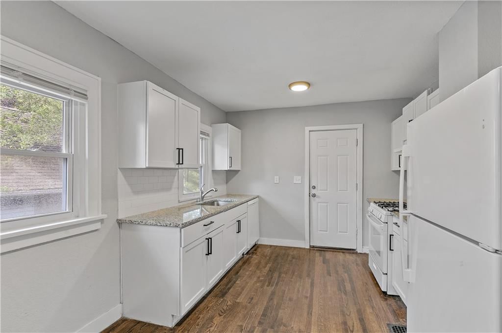 1310 S Maywood Avenue — photo 11