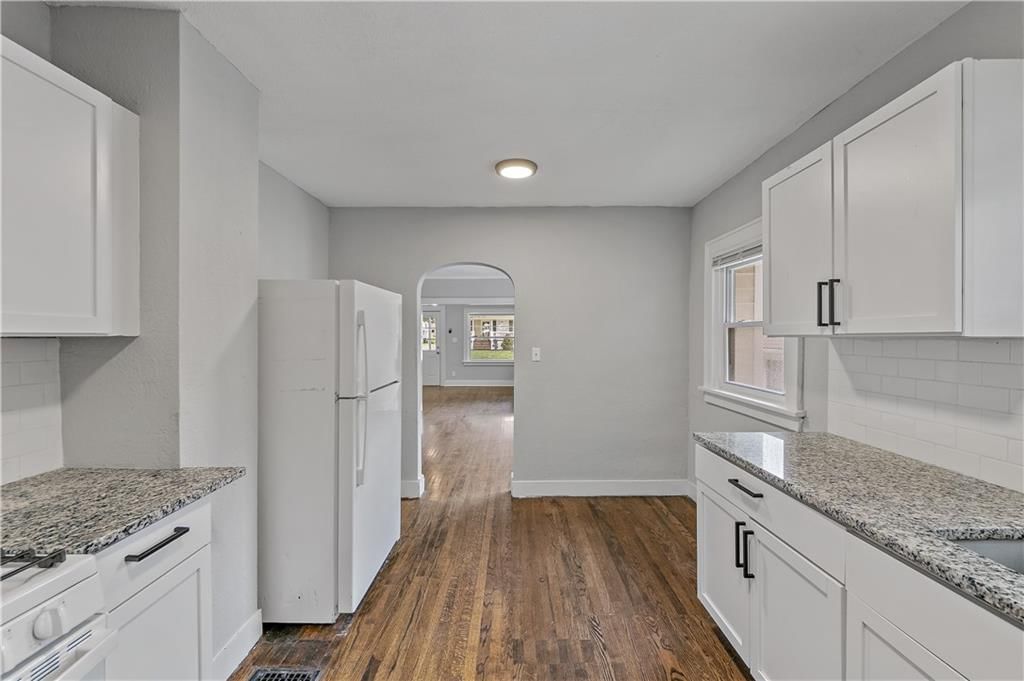 1310 S Maywood Avenue — photo 14