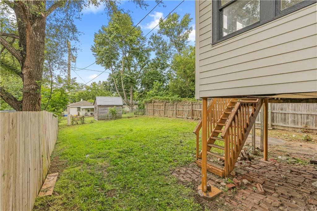 1310 S Maywood Avenue — photo 23