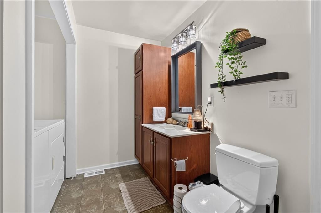4006 S Lynn Street — photo 29
