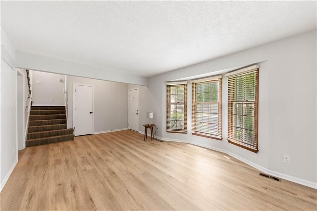 8516 DARNELL Street — photo 3
