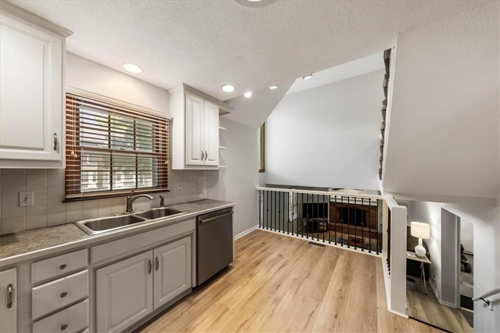 8516 DARNELL Street — photo 6