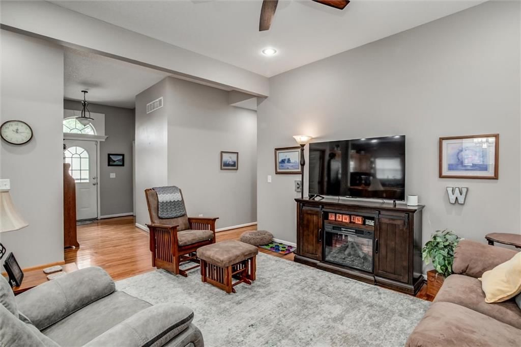 406 BRIAR Lane — photo 6