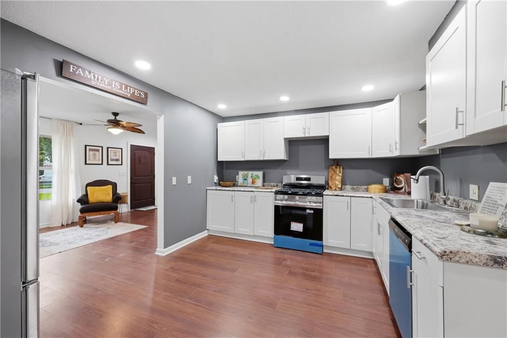 2526 Queen Ridge Drive — photo 6