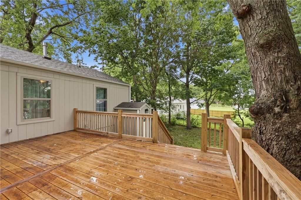 2526 Queen Ridge Drive — photo 12