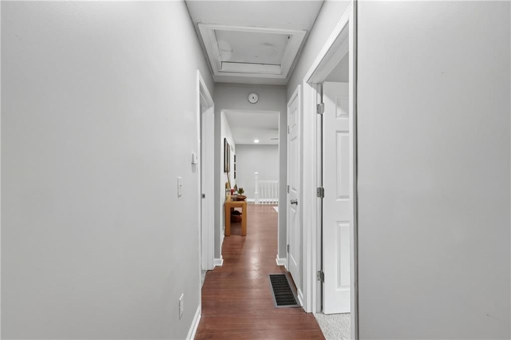 2526 Queen Ridge Drive — photo 21