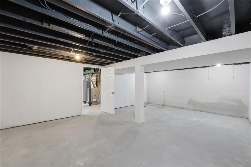 2526 Queen Ridge Drive — photo 28