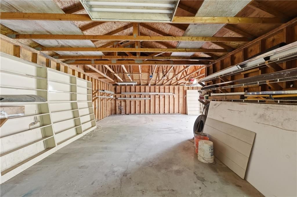 2526 Queen Ridge Drive — photo 29