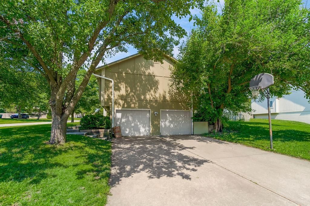 1840 SE 7th Street — photo 31
