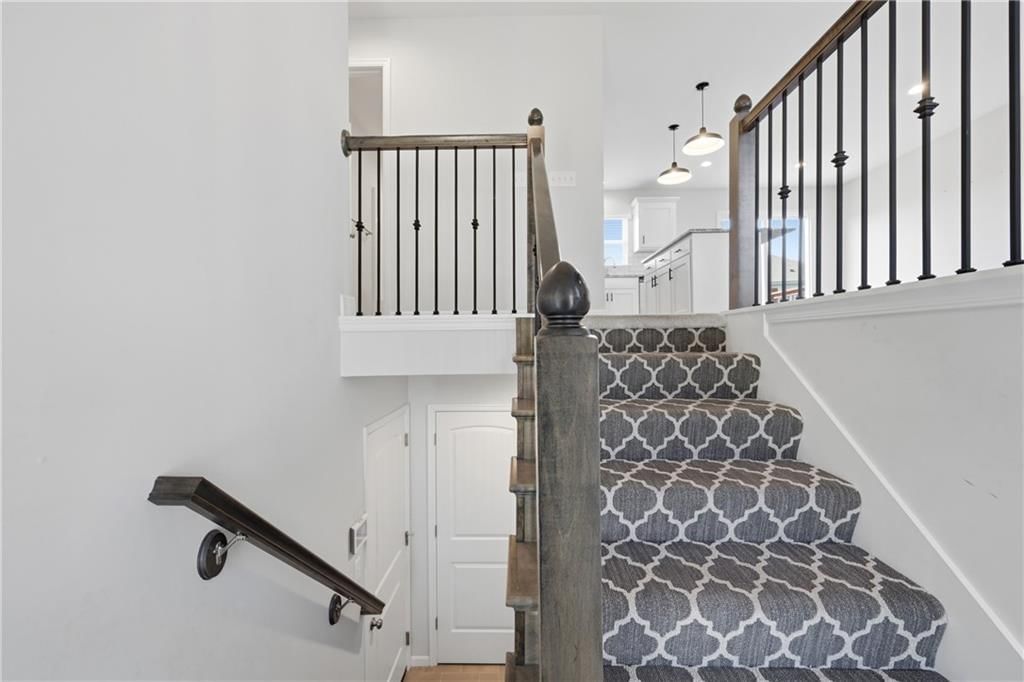 1109 SW Arborway Drive — photo 2