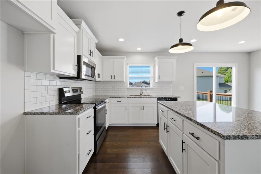 1109 SW Arborway Drive — photo 8