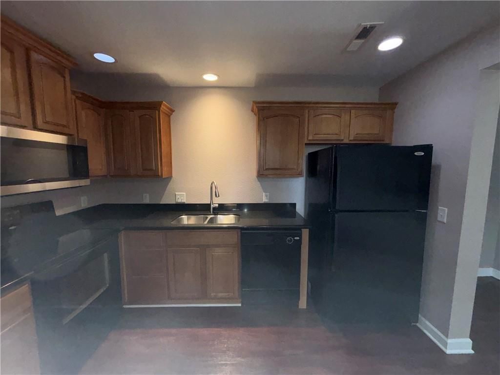21154 Millridge Street — photo 9