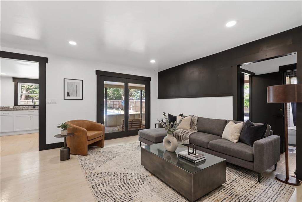 405 SW 16th Street — photo 8