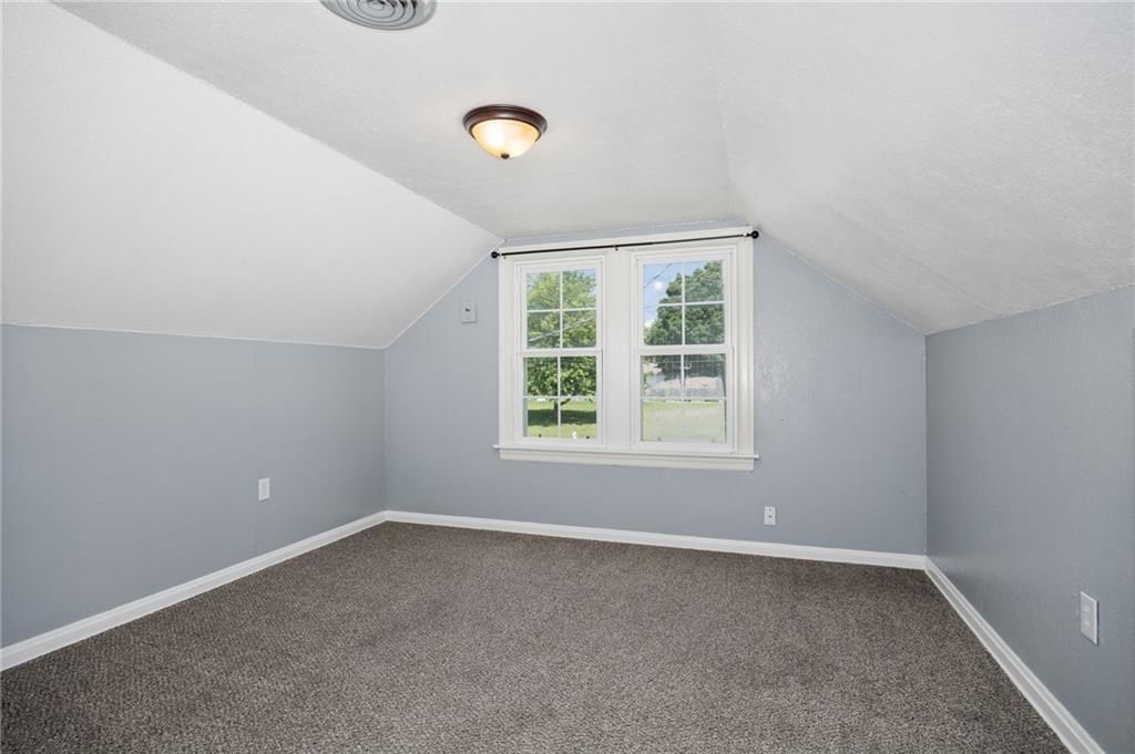 109 E Chestnut Street — photo 13