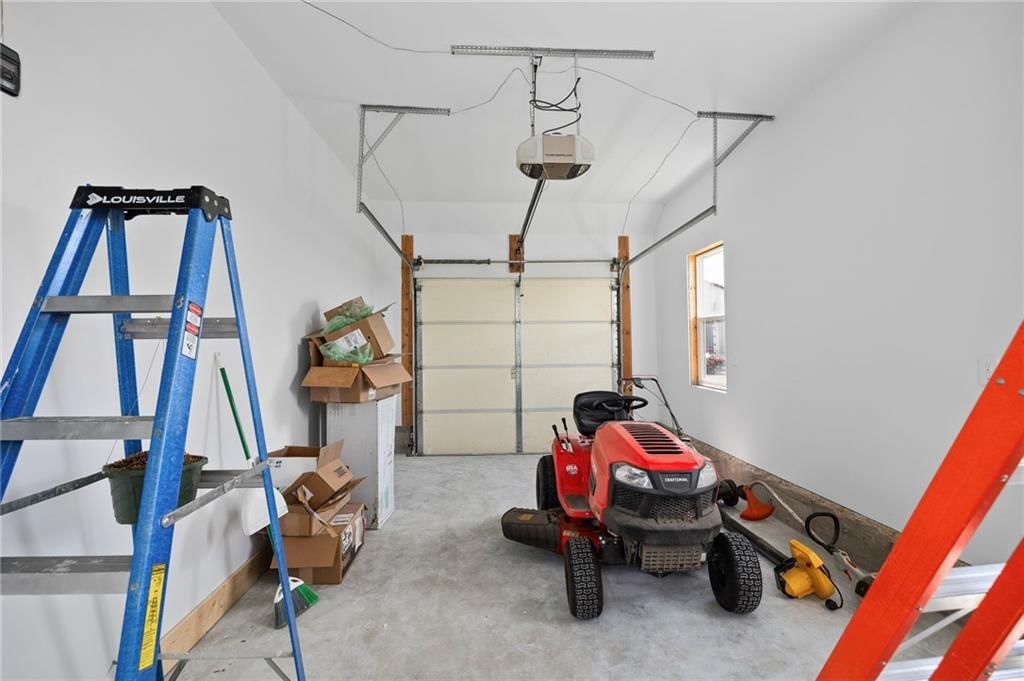 109 E Chestnut Street — photo 15