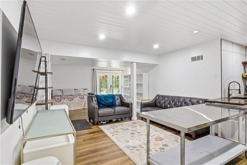 Photo 32 of 45 - 509 NE Olympic Court, Lee's Summit, MO 64064