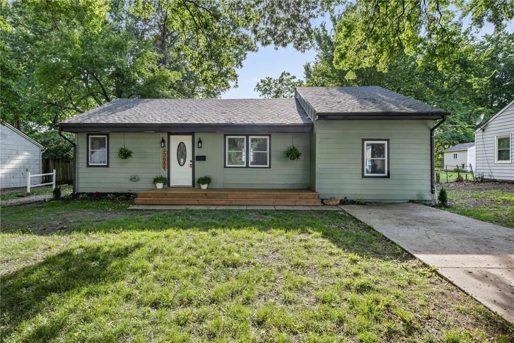 305 S Sunset Drive — photo 2