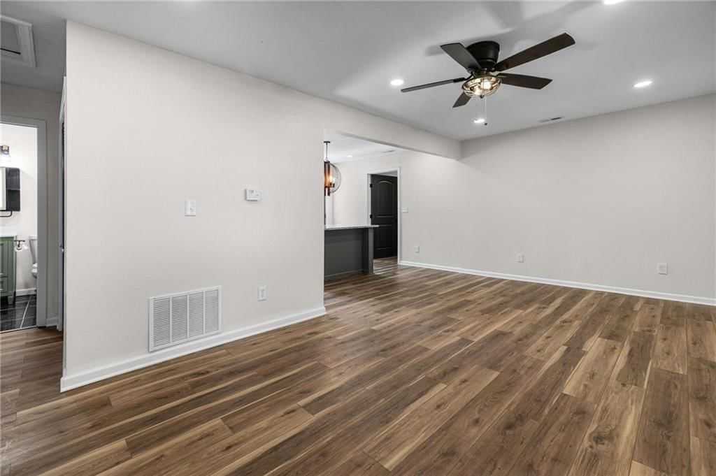 305 S Sunset Drive — photo 4
