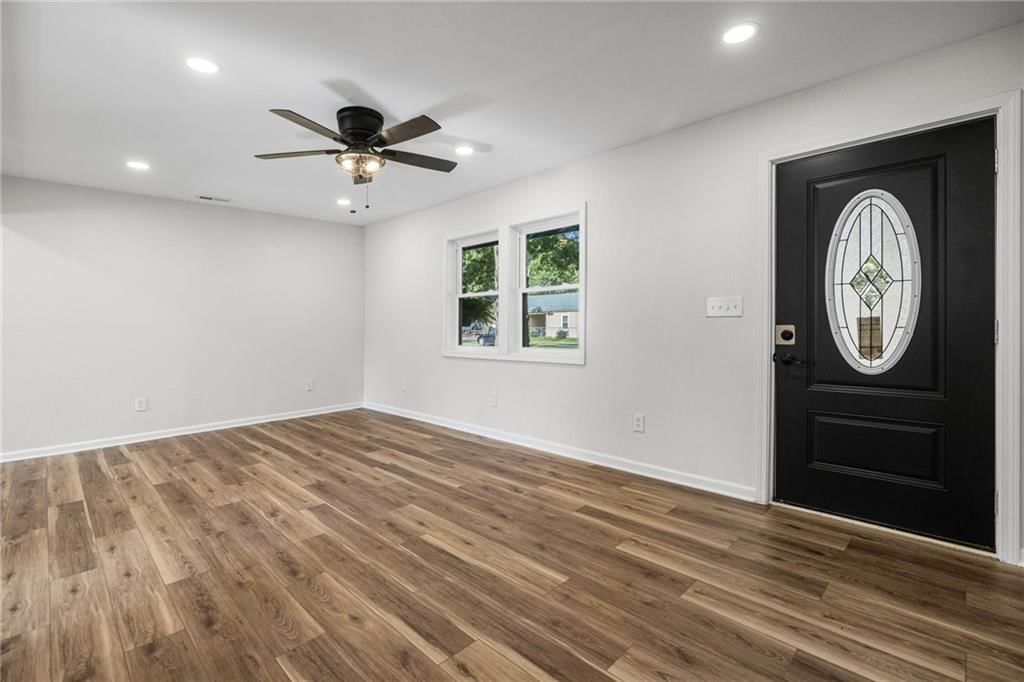 305 S Sunset Drive — photo 5